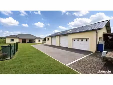 pavillon 8 pièces 183 m²