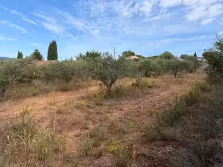 vente terrain 446 m² à pourrières (83910)  210 000 €