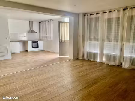 t3 atypique de 85 m² rénové - parking inclus