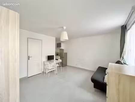 location studio meublé