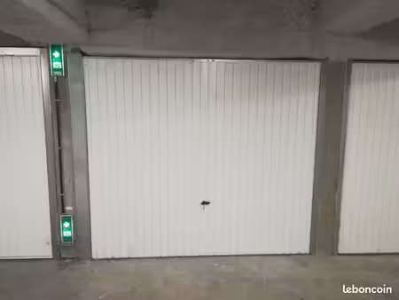 loue garage pmr 90