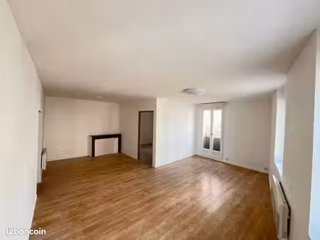 maison de ville rénovée – 95 m² – centre de mussidan (location entre particuliers)