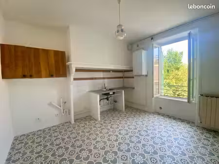 appartement 92m2 rénové avec parking millau