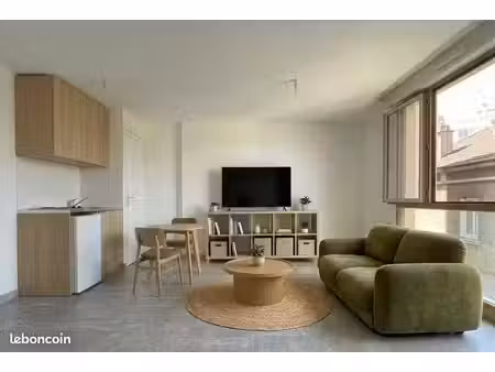 studio meuble 25m²