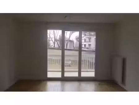 location appartement 3 pièces 67 m² à caluire-et-cuire (69300)  1 050 €