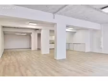 bureaux 147 m²