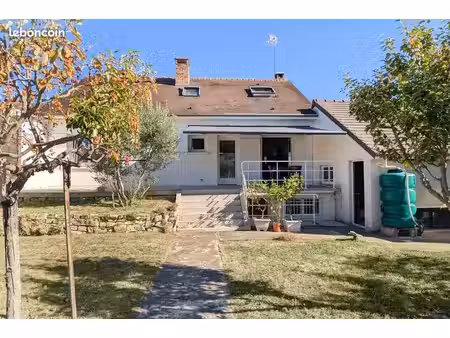 propriété 6 pièces 122 m²