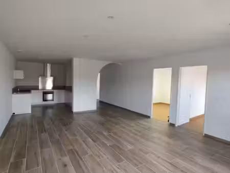location appartement 3 pièces 90 m² à les vans (07140)  795 €