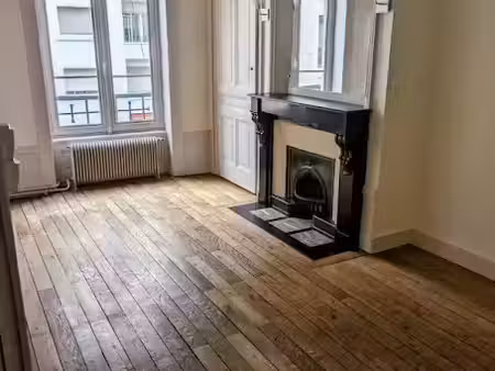 location appartement 2 pièces 49.79 m² à lyon 7ème (69007)  811 €