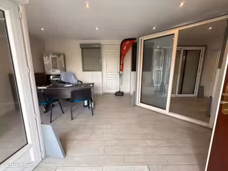 local commercial 63 m²