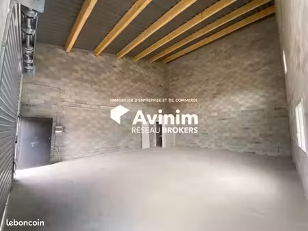 entrepôt 80 m² fayence