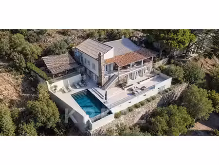 villa avec piscine en bord de mer santa-maria-di-lota (2b)