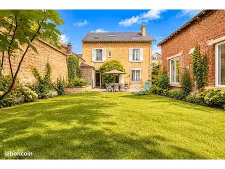 maison 12 pièces 250 m²