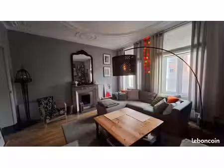 maison de ville de caractère – 130 m² – charme de l’ancien  de beaux volumes et un extérie
