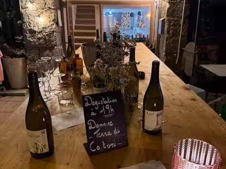 fonds de commerce bar à vins / restaurant – porto-vecchio centre piéton