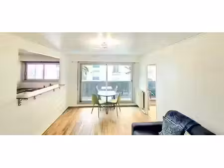 location meublée appartement 2 pièces 43 m² à paris 17ème (75017)  2 499 €