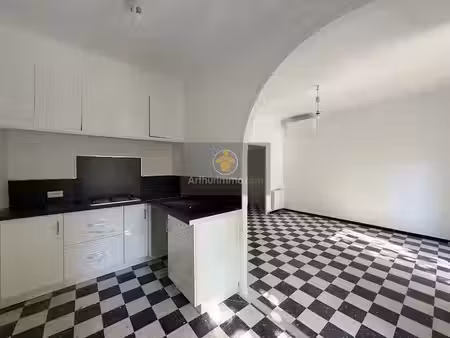 location appartement 3 pièces 58 m² à apt (84400)  580 €