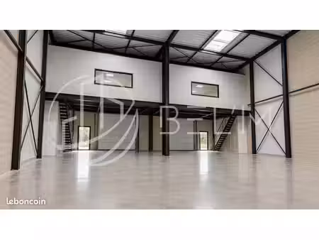 local d'activite 324 m² saint-pierre-du-perray