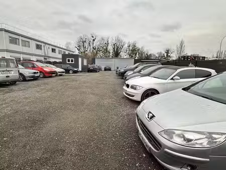 terrain garage parc automobiles ◊