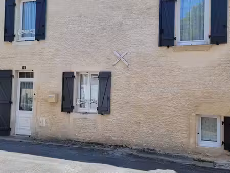 maison de bourg en pierre rénovée au calme