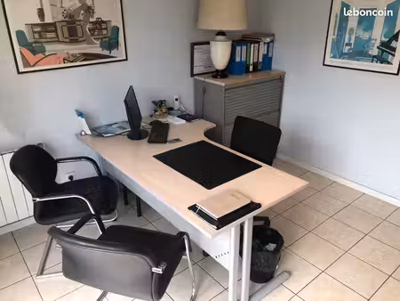 bureau dans cabinet médical plein centre ville