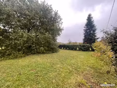 terrain 1 400 m² gemozac