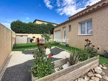 villa familiale  4 chambres  suite parentale  piscine et garage.