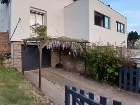 maison avec piscine et local commercial