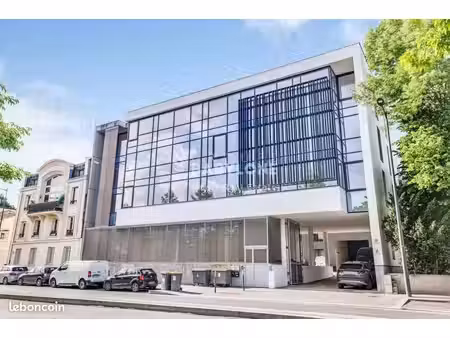 bureau 1 056 m²