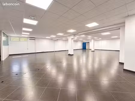 bureaux 366 m²