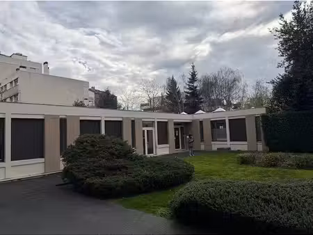 murs commerciaux 228 m² courbevoie