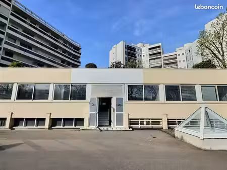 bureaux 399 m²