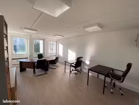 bureaux a louer - 25 m² - métro créteil - l'échat sur la ligne 8 à 150 mètres