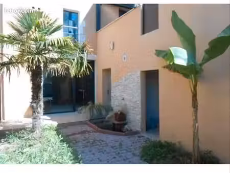 maison t2 meublée avec extérieur