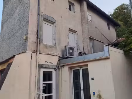 10 pièces. 258 m2 . barbières