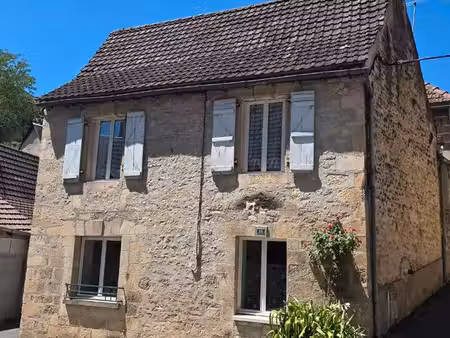 maison de ville rénovée avec cour