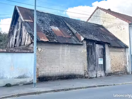 local divers 82 m² chartres