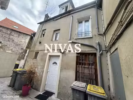 immeuble 209 m² louvres
