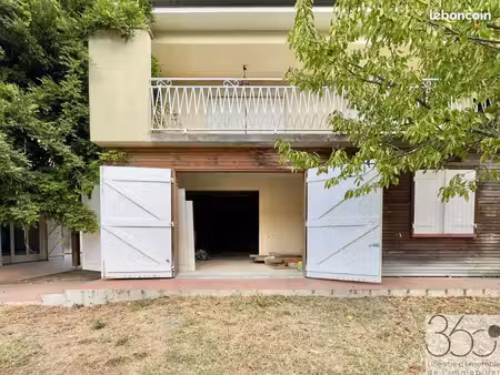 appartement 1 pièce 81 m²