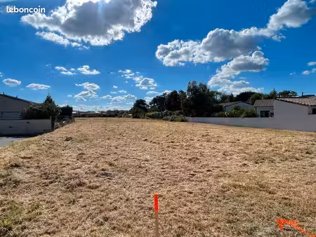 terrain viabilisé 600 m² à brax – 120 000 – libre constructeur