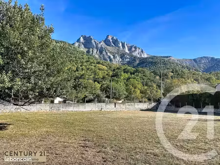 terrain 2 663 m² eup