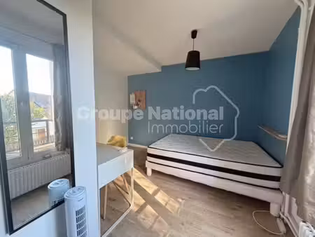 chambre meublée dans coliving à buc - chambre 13 76 m² avec salle d'eau privative et wc