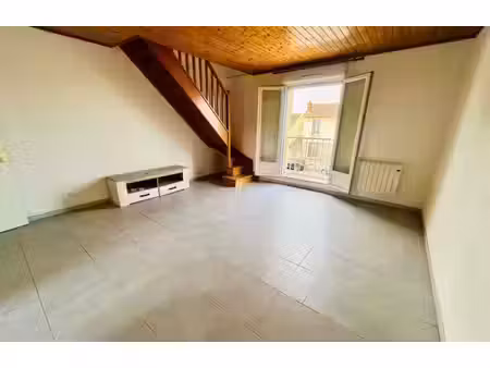t2 / 50m² / mantes-station (ligne j)