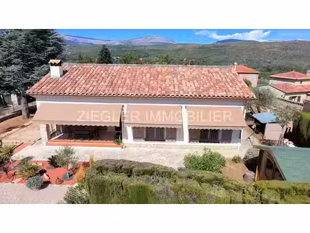 maison de plain pied avec garage - proximite immediate du coeur du village