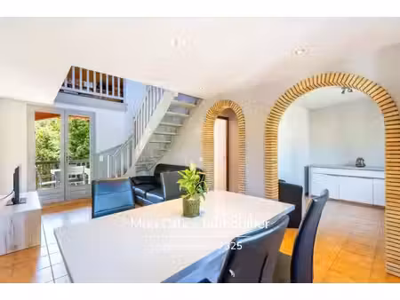 référence : 7325-mte - duplex de type 4 de 100 m² - deux balcons- centre ville