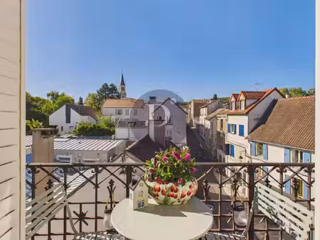 la surprise sous les toits : duplex style loft exceptionnel.