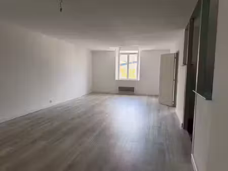 location appartement 3 pièces 82 m² à mazamet (81200)  500 €