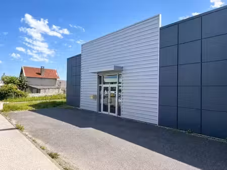 location locaux professionnels 1 pièce 200 m² à bias (47300)  1 800 €