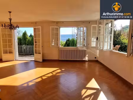 lons-le-saunier (39 jura)  à vendre maison individuelle 140 m²  4 chambres  6 pièces  1 ga