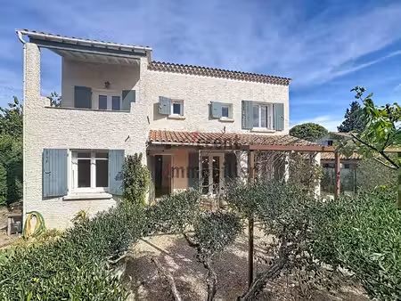 mollégès  maison 3 chambres avec jardin